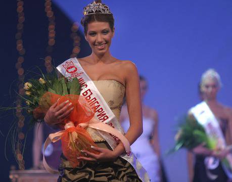 Мис България задържана за проституция (снимка 18+)