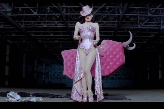 Дита фон Тийз в клип на 30 Seconds To Mars