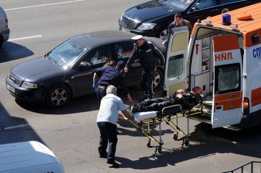 Млад мъж се хвърли от „Моста на влюбените“