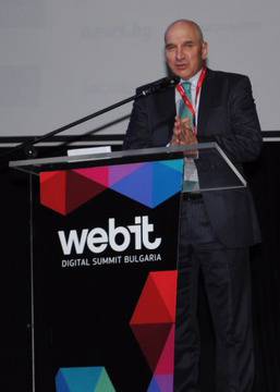 Главният изпълнителен директор на УниКредит Булбанк Левон Хампарцумян на конференцията Webit: Мобилните услуги ще движат…
