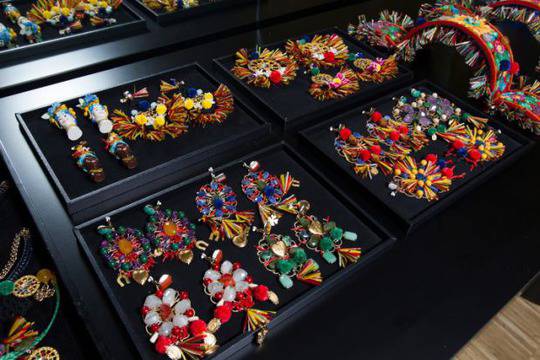 Любимите обеци на Николета видяна 11019 коментари 18