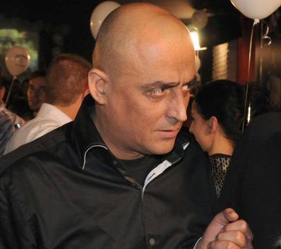 Кольо Гилъна пред БЛИЦ: Пеци Гюзелев бе и остава велик музикант