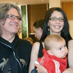 Иван Лечев и Жени заведоха сина си на ревю