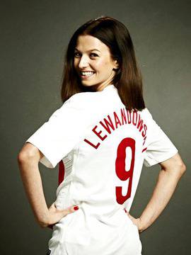 Каратистка свали Левандовски