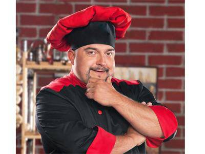 Ути Бъчваров прави 100 литра крем супа от тиква в Севлиево