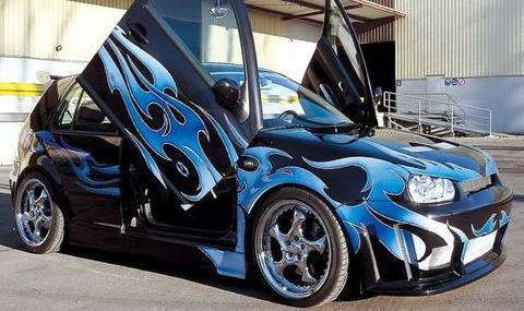 Цветни автомобили