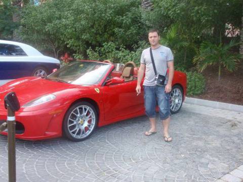 Мъжът на Фидосова прибира 10 бона от ЦСКА