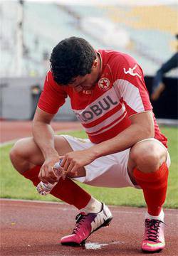 Платини плаче пред сектор „Г“, шоу на сектор „Б“