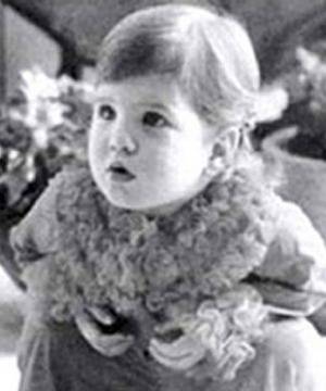 Вижте Дженифър Анистън като малка