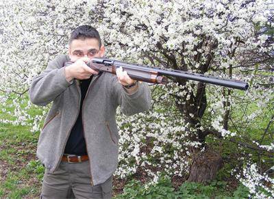 Обвиват в кожа приклада и ложата на „Бенели Рафаело Лорд“