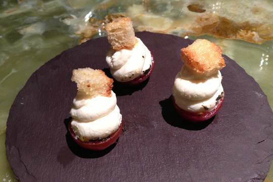 Пълнени чери домати