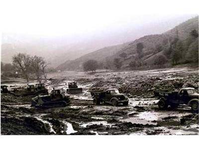 1 май 1966 г. – миньор спасява рейс с ученици от калната вълна, убила 500 души