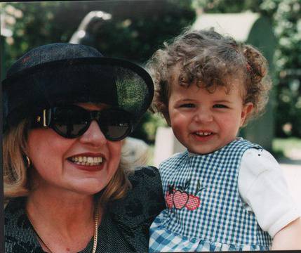 Анета Сотирова: Съпругът ми е моят Космос. Внучката е за разкош