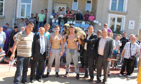 Кенан от Паничково спечели за втори път борбата за коча в Млечино