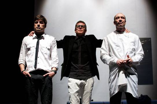 Владо Карамазов – „Непостоянен съм“ видяна 2027 коментари 1