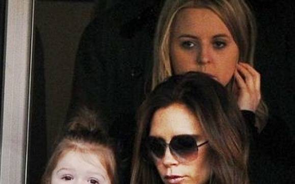 Виктория отряза дългите коси, залага отново на боб