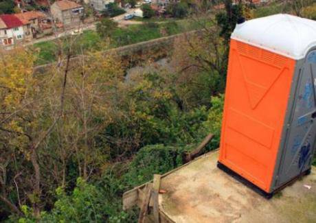 Цяла София на Великден смърди на фекалии!