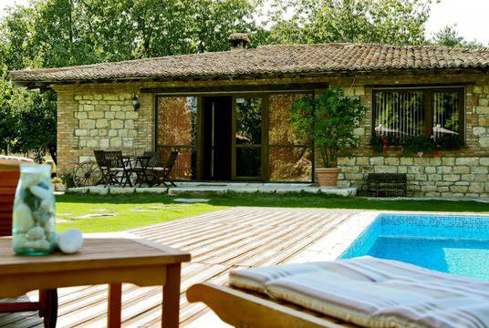 Рекламни снимки на вила Романтика от Фотостудио Х