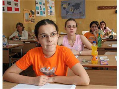 Четвъртокласниците на малка матура по български език