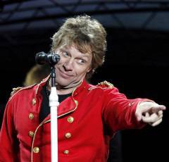 Дървета в гримьорната на Bon Jovi