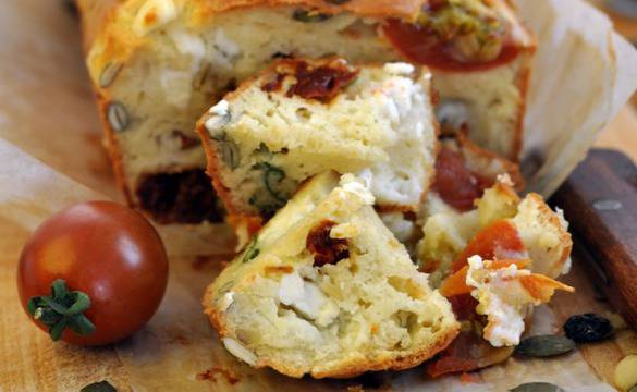 Солен кекс с домати и сирене