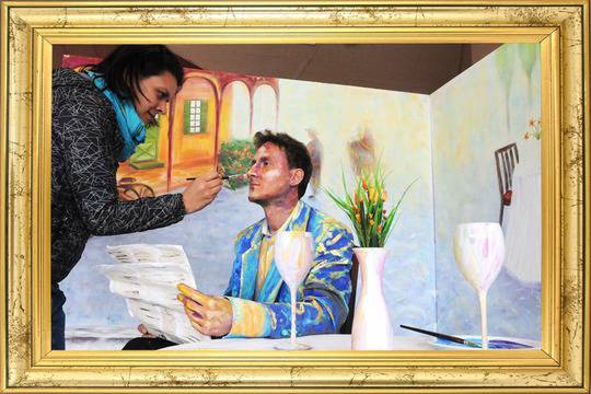 Впиши приятелите си в картини от твоя ден и спечели „жив“ портрет или дигитална фоторамка