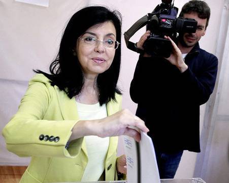 Кунева: Българите да реагират, ако ги е грижа за страната