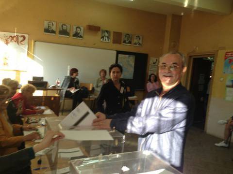 Доган гласува в „Красно село“ в София