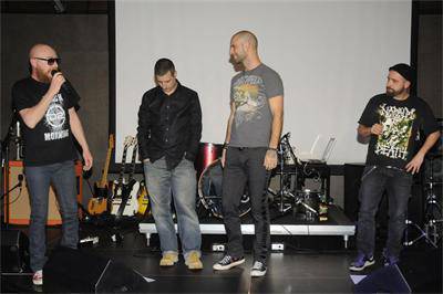 Д2 подгряват концерта на „Бон Джоуви“ в София