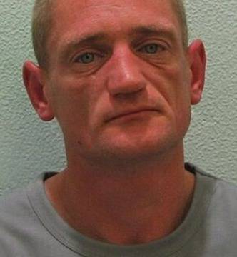 Убиецът на 12-годишна ученичка спал и с майка й, и с баба й