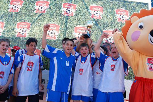 СОУ „Димчо Дебелянов“ е градски финалист за Бургас в „Купата на Coca-Cola: Движи се“