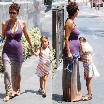 Вижте порасналия корем на бременната Холи Бери