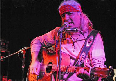 Васко Кръпката смеси рок и блус с българска народна музика