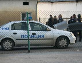 Полицаи завардиха отрано Български извор (видео)