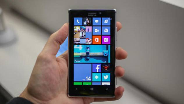 Акциите на Nokia се сринаха след представянето на Lumia 925