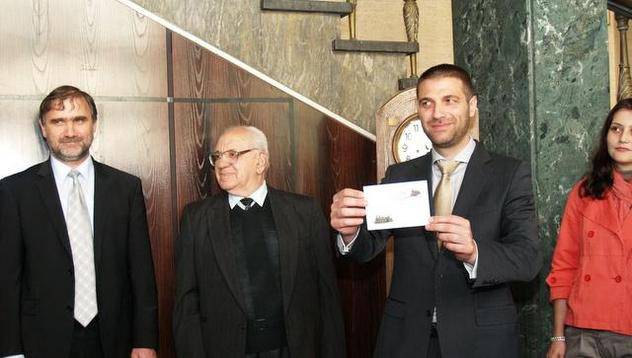 Кристиан Кръстев валидира марка по случай 125 години БДЖ