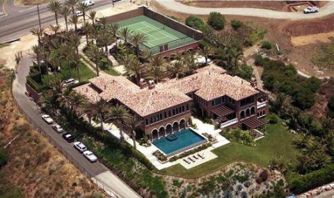 Бионсе купи къщата на Шер