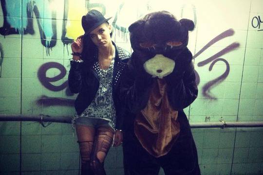 Мона от „Революция Z“ пусна рокпарче