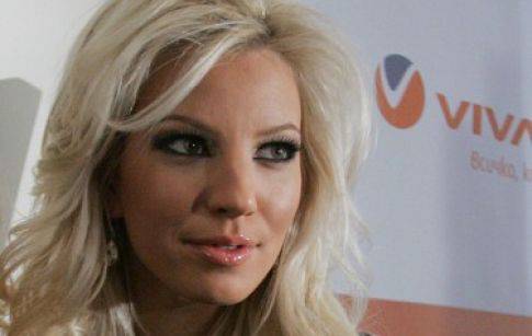 Поп фолк певицата Емилия e катастрофирала