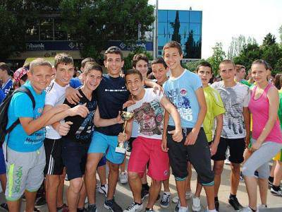 Училище „Св. княз Борис I“ триумфира в VIII общинска щафета по бягане в Асеновград