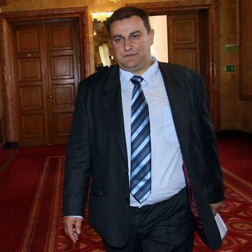 ГЕРБ предлага за председател на парламента Цецка Цачева