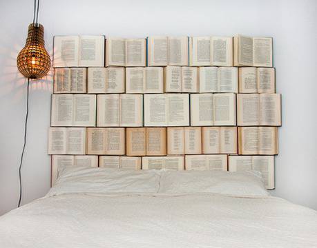 Табла за легло от книги