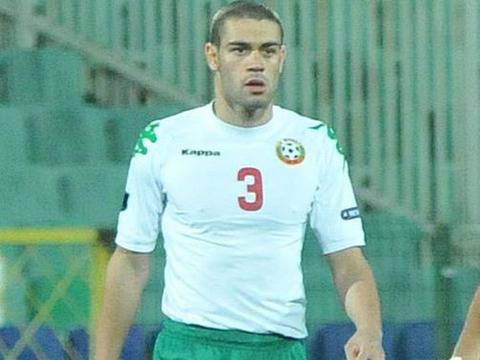 Георги Терзиев се извини, че блъсна девойка на пешеходна пътека