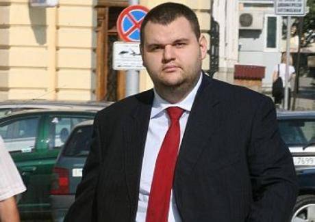 Г-н Цветанов, погледнете ме в очите – имате ли срам?