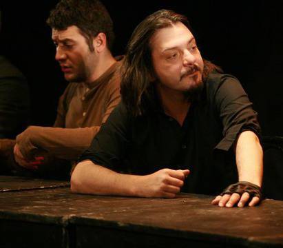 Деян Донков взема ролята на Чочо в „Хъшове“