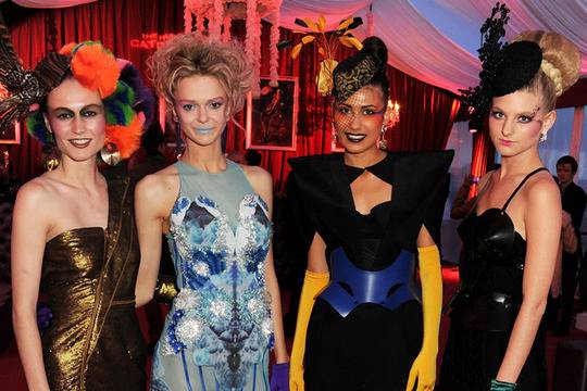 Бихте ли се облекли така?