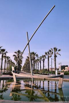 Необичаен фонтан-лодка във Валенсия видяна 1722 коментари 0