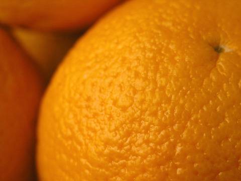 Храни и напитки, които предпазват от целулит