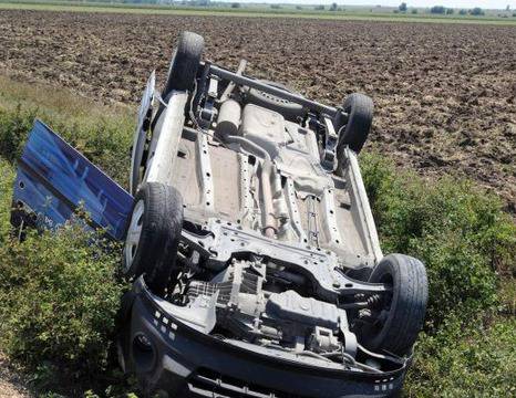 Пишман шофьор обърна буса си по таван