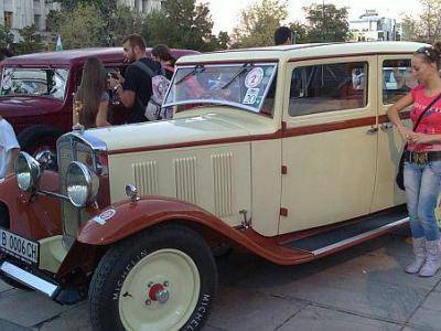 Ретро автомобили изпълват Пловдив с духа на отминали времена